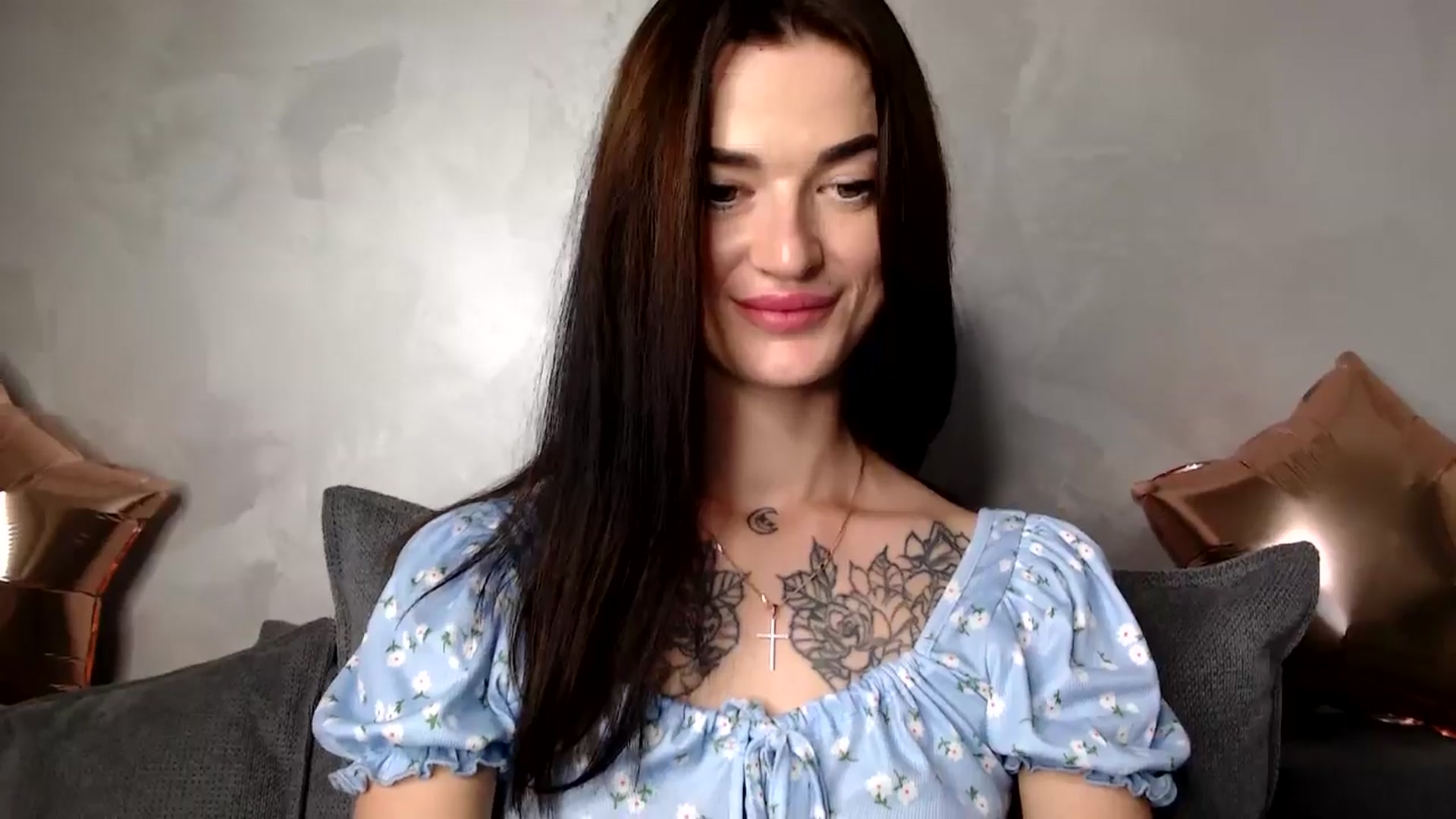 Gallery image thumbnail from Scarlet_flo's myfreecams stream on, 12/08/2024, 17:33 image 14 of 20
