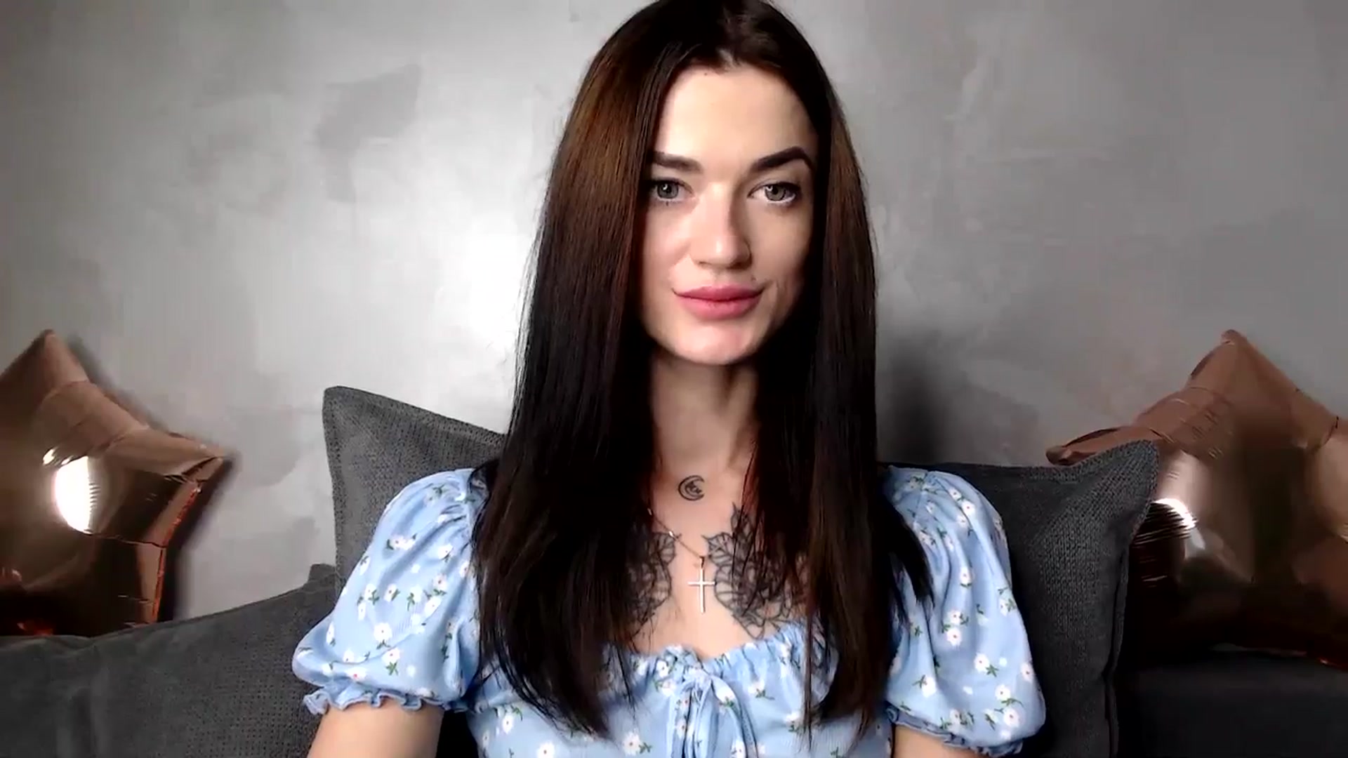 Gallery image thumbnail from Scarlet_flo's myfreecams stream on, 12/08/2024, 19:19 image 19 of 20