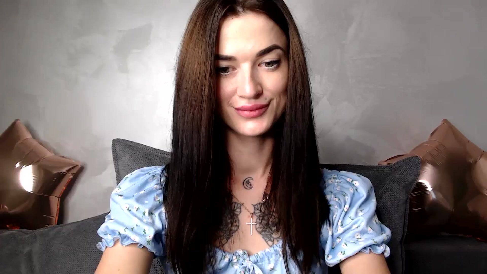 Gallery image thumbnail from Scarlet_flo's myfreecams stream on, 12/08/2024, 19:19 image 14 of 20