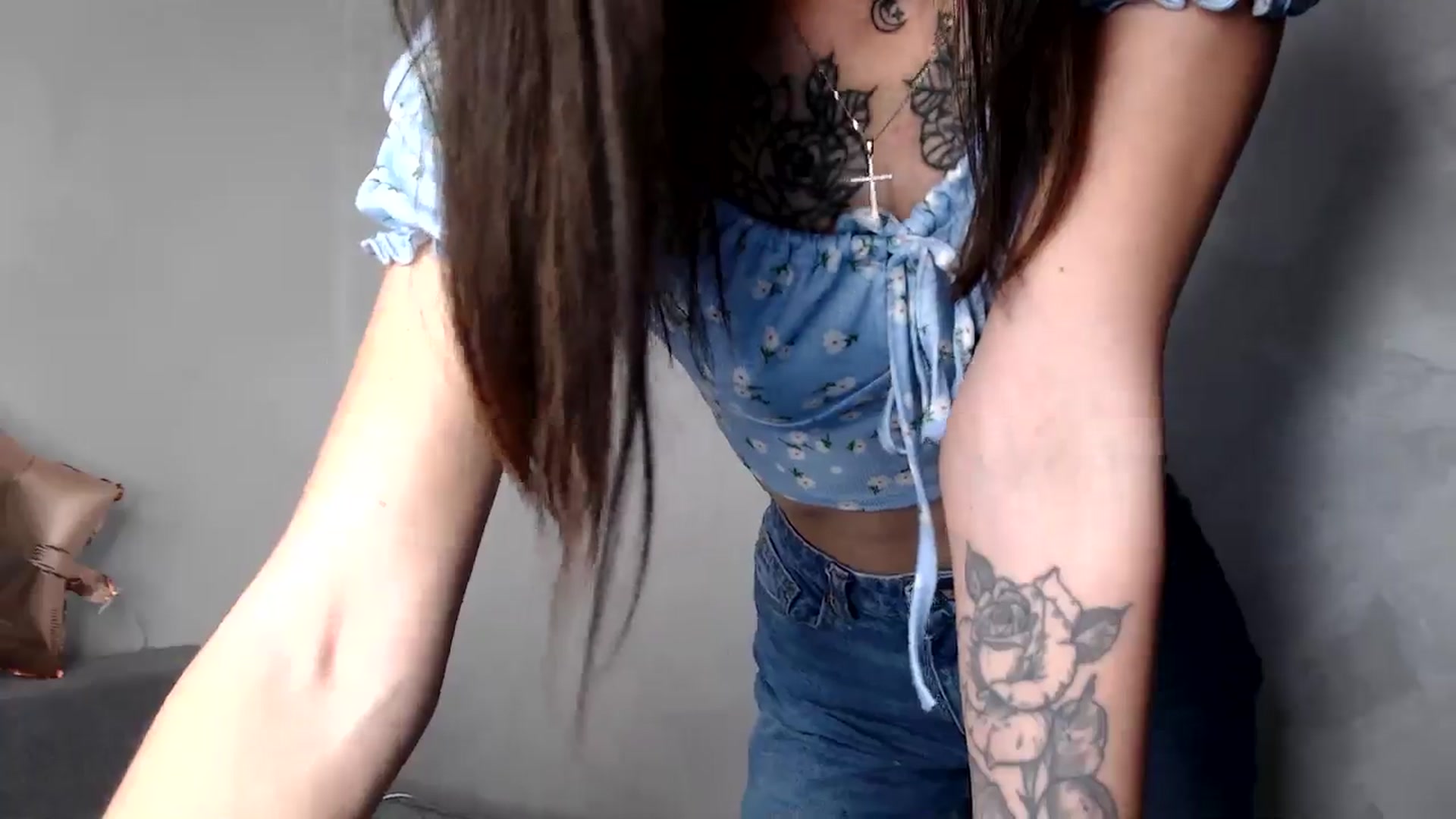 Gallery image thumbnail from Scarlet_flo's myfreecams stream on, 12/08/2024, 19:59 image 20 of 20