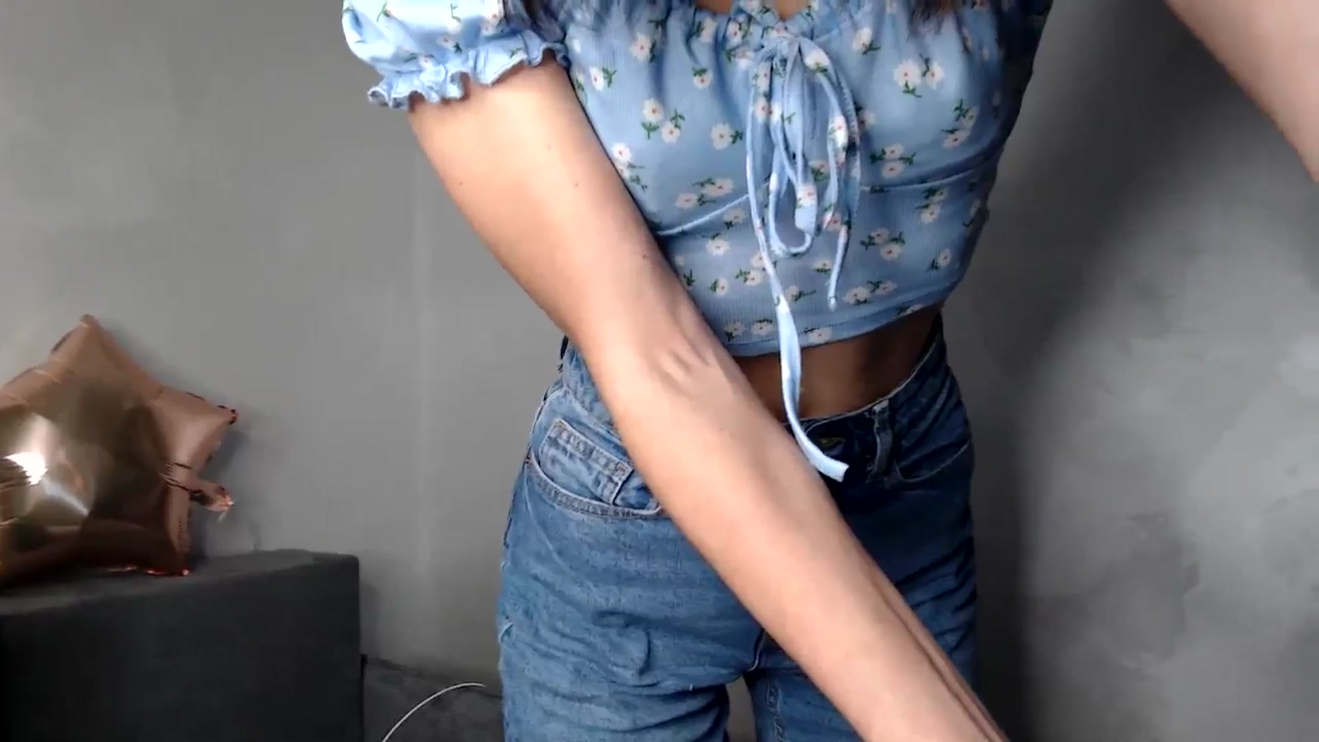 Gallery image thumbnail from Scarlet_flo's myfreecams stream on, 12/08/2024, 19:59 image 12 of 20