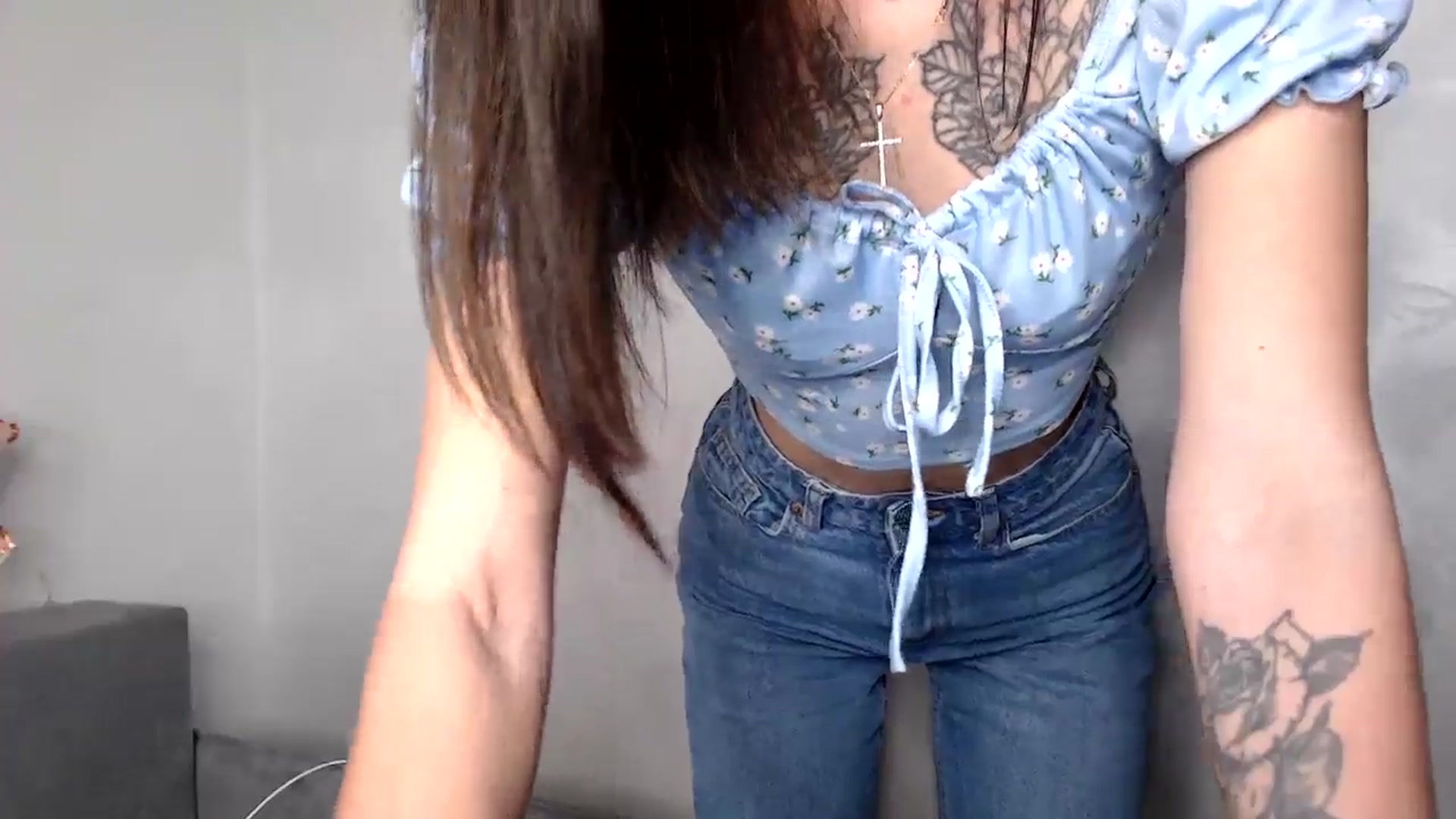 Gallery image thumbnail from Scarlet_flo's myfreecams stream on, 12/08/2024, 21:10 image 10 of 20