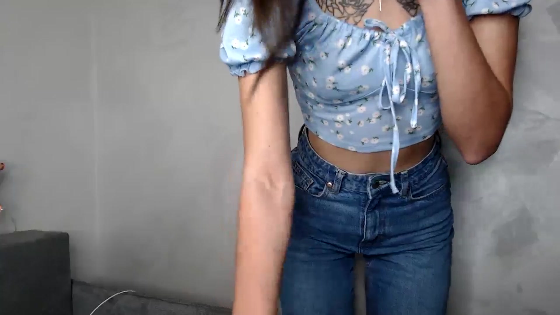 Gallery image thumbnail from Scarlet_flo's myfreecams stream on, 12/08/2024, 21:10 image 14 of 20