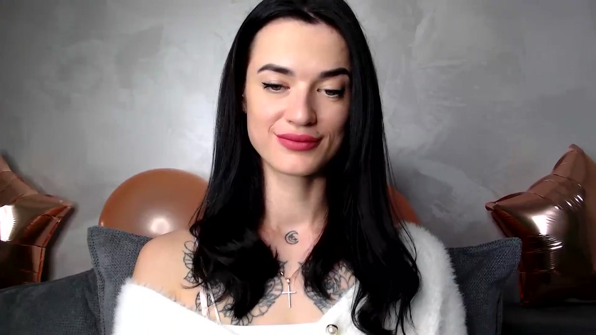 Gallery image thumbnail from Scarlet_flo's myfreecams stream on, 12/09/2024, 19:04 image 13 of 20