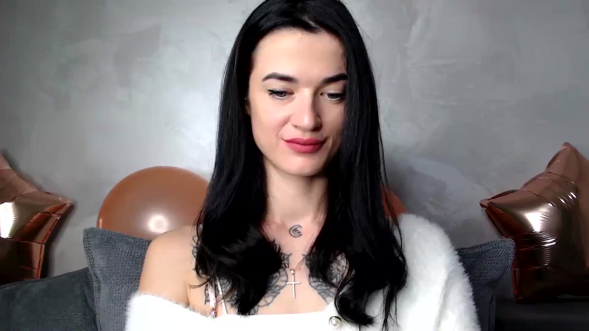 Gallery image thumbnail from Scarlet_flo's myfreecams stream on, 12/09/2024, 19:04 image 17 of 20