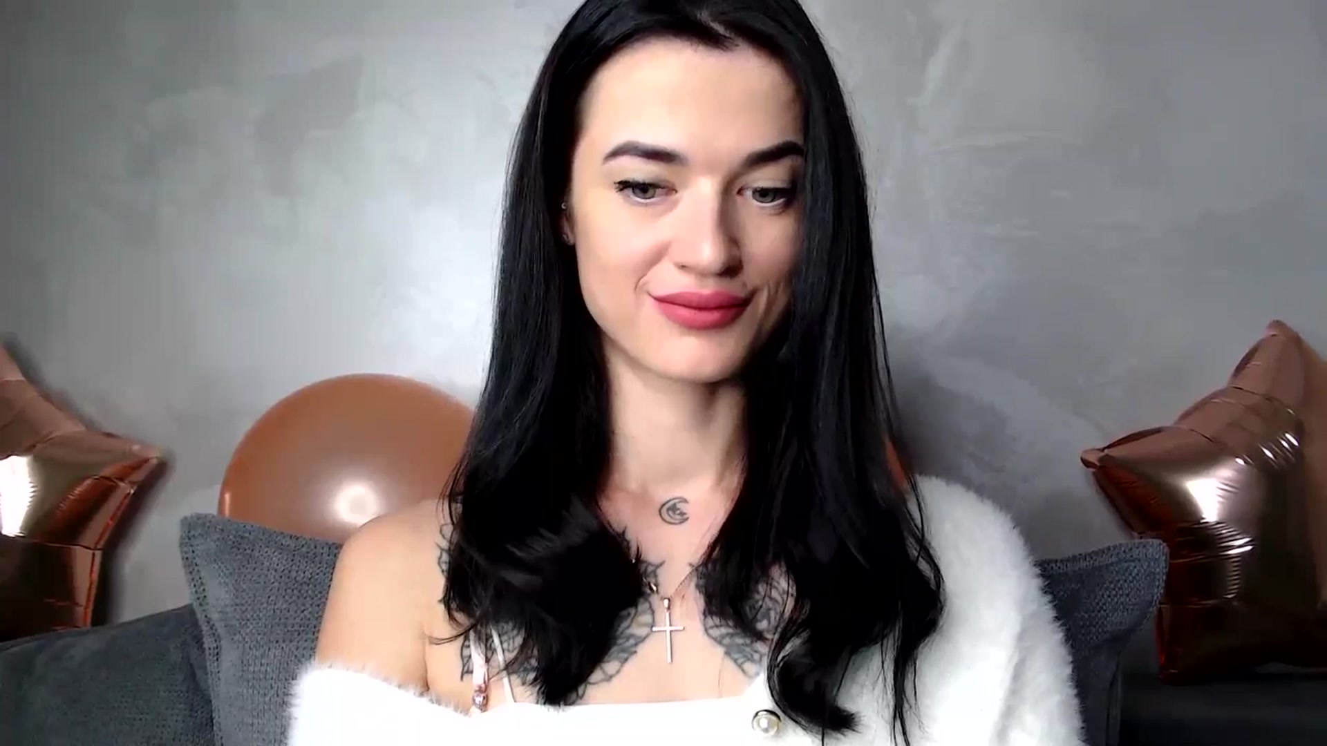 Gallery image thumbnail from Scarlet_flo's myfreecams stream on, 12/09/2024, 19:04 image 15 of 20