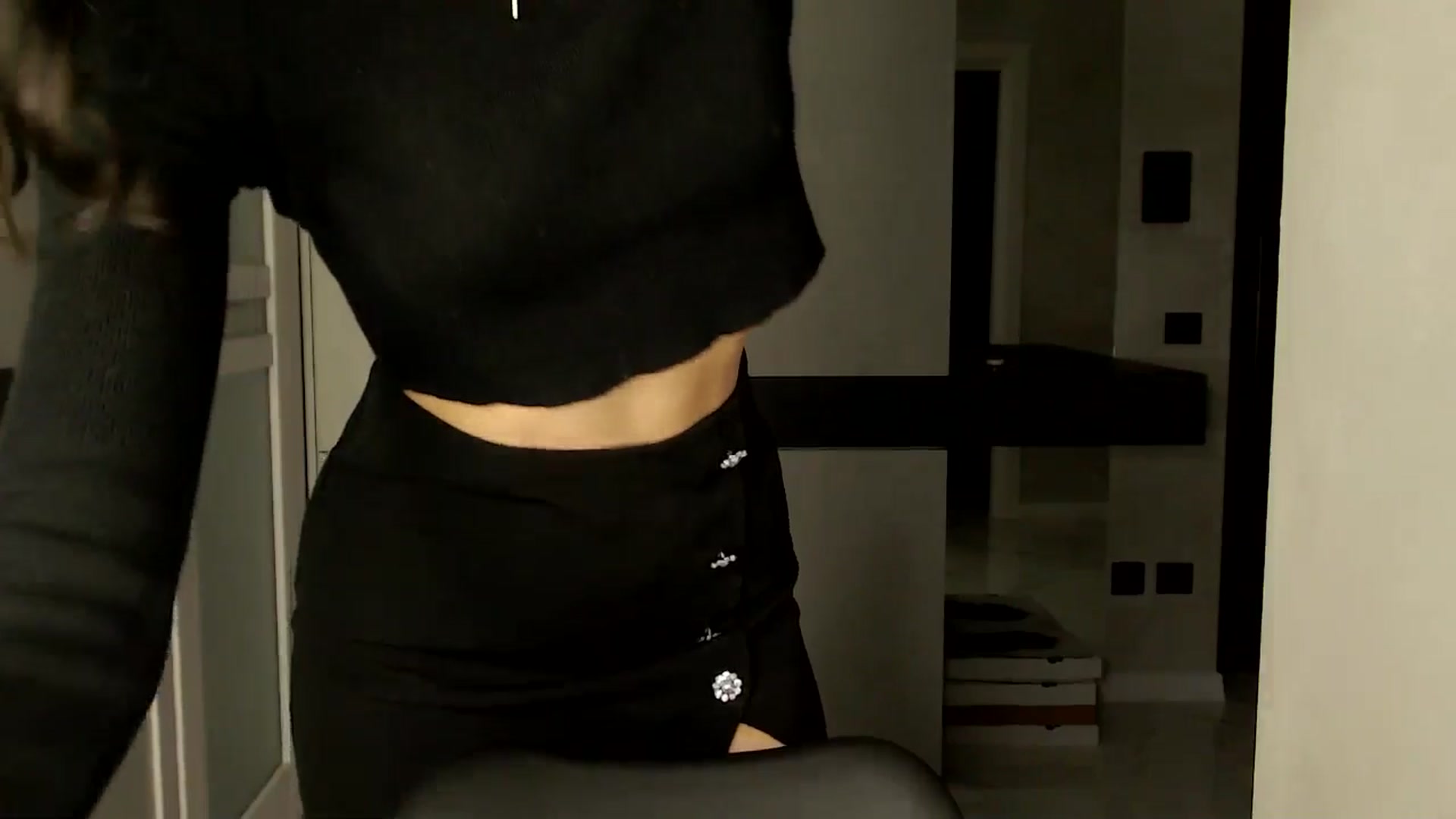 Gallery image thumbnail from Scarlet_flo's myfreecams stream on, 12/23/2024, 17:30 image 9 of 20