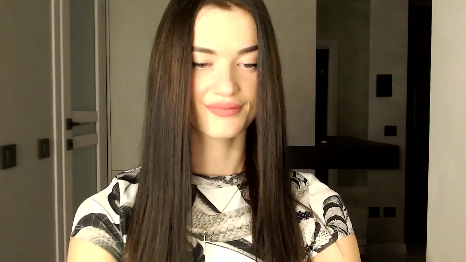 Gallery image thumbnail from Scarlet_flo's myfreecams stream on, 12/25/2024, 15:38 image 3 of 20