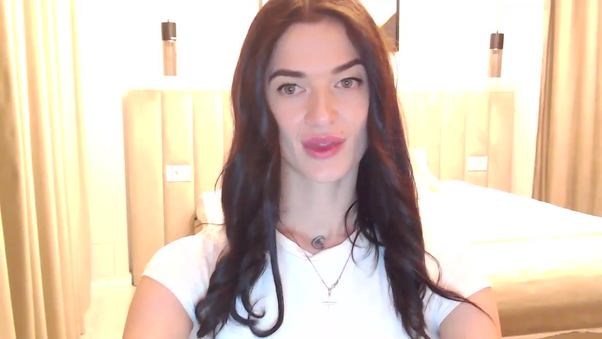 Gallery image thumbnail from Scarlet_flo's myfreecams stream on, 12/31/2024, 18:00 image 8 of 20