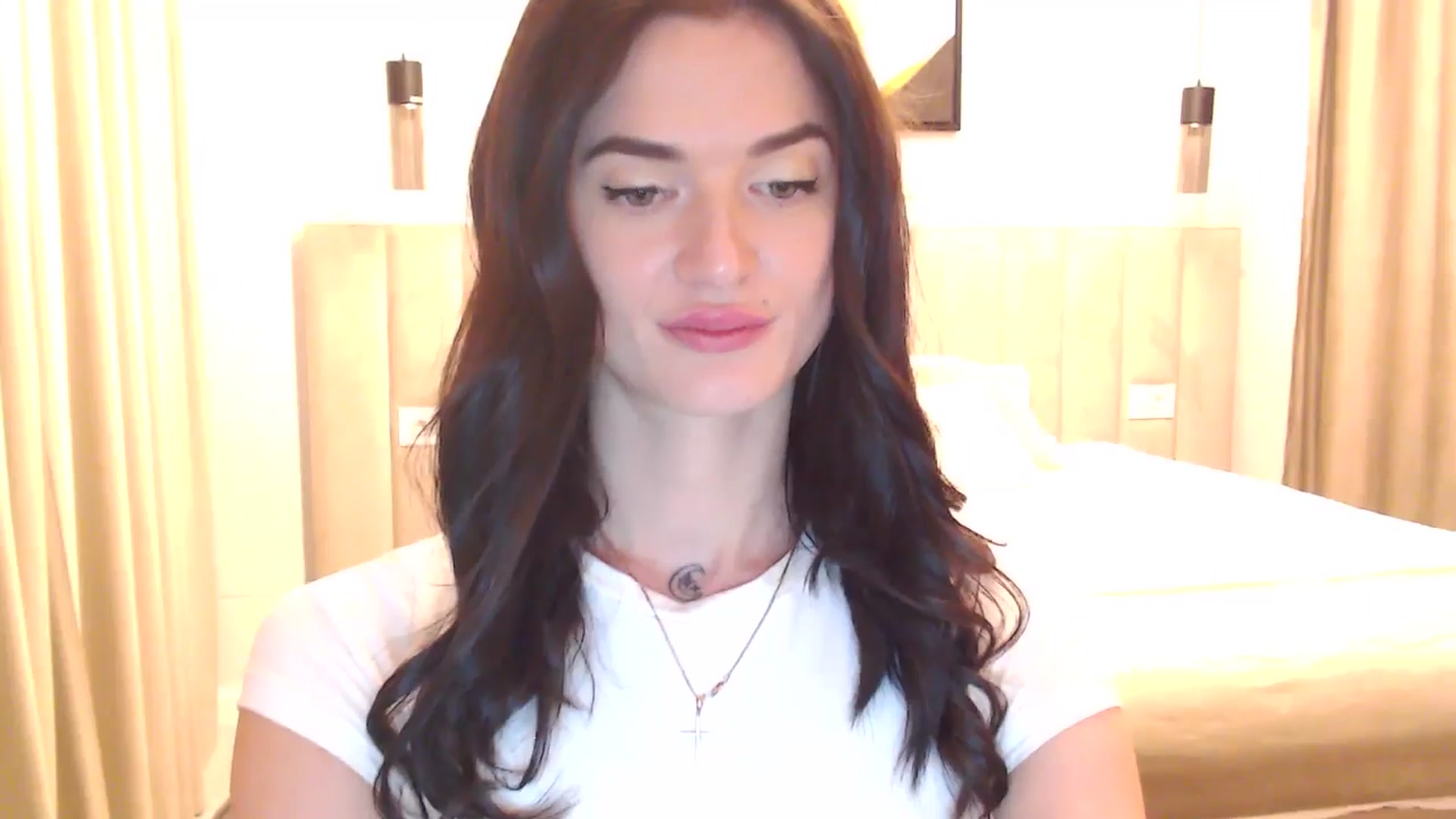 Gallery image thumbnail from Scarlet_flo's myfreecams stream on, 12/31/2024, 18:00 image 16 of 20