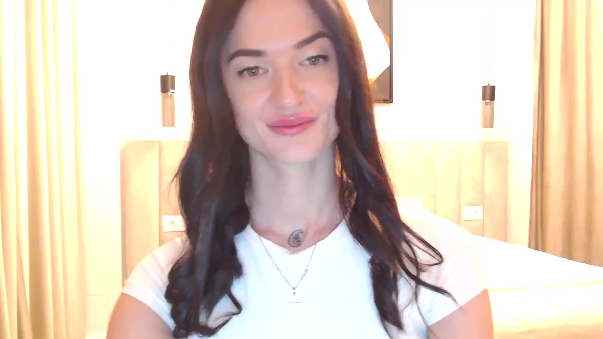 Gallery image thumbnail from Scarlet_flo's myfreecams stream on, 12/31/2024, 18:00 image 20 of 20