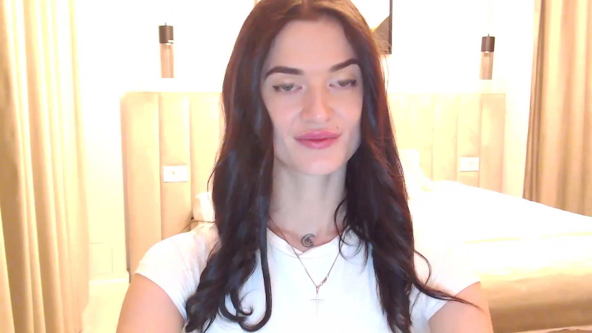 Gallery image thumbnail from Scarlet_flo's myfreecams stream on, 12/31/2024, 18:00 image 7 of 20