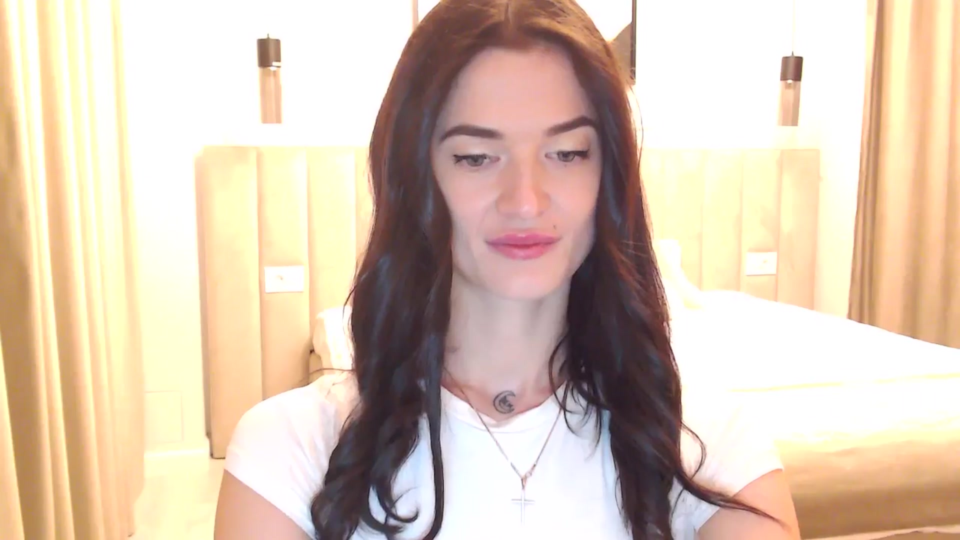 Gallery image thumbnail from Scarlet_flo's myfreecams stream on, 12/31/2024, 18:00 image 4 of 20