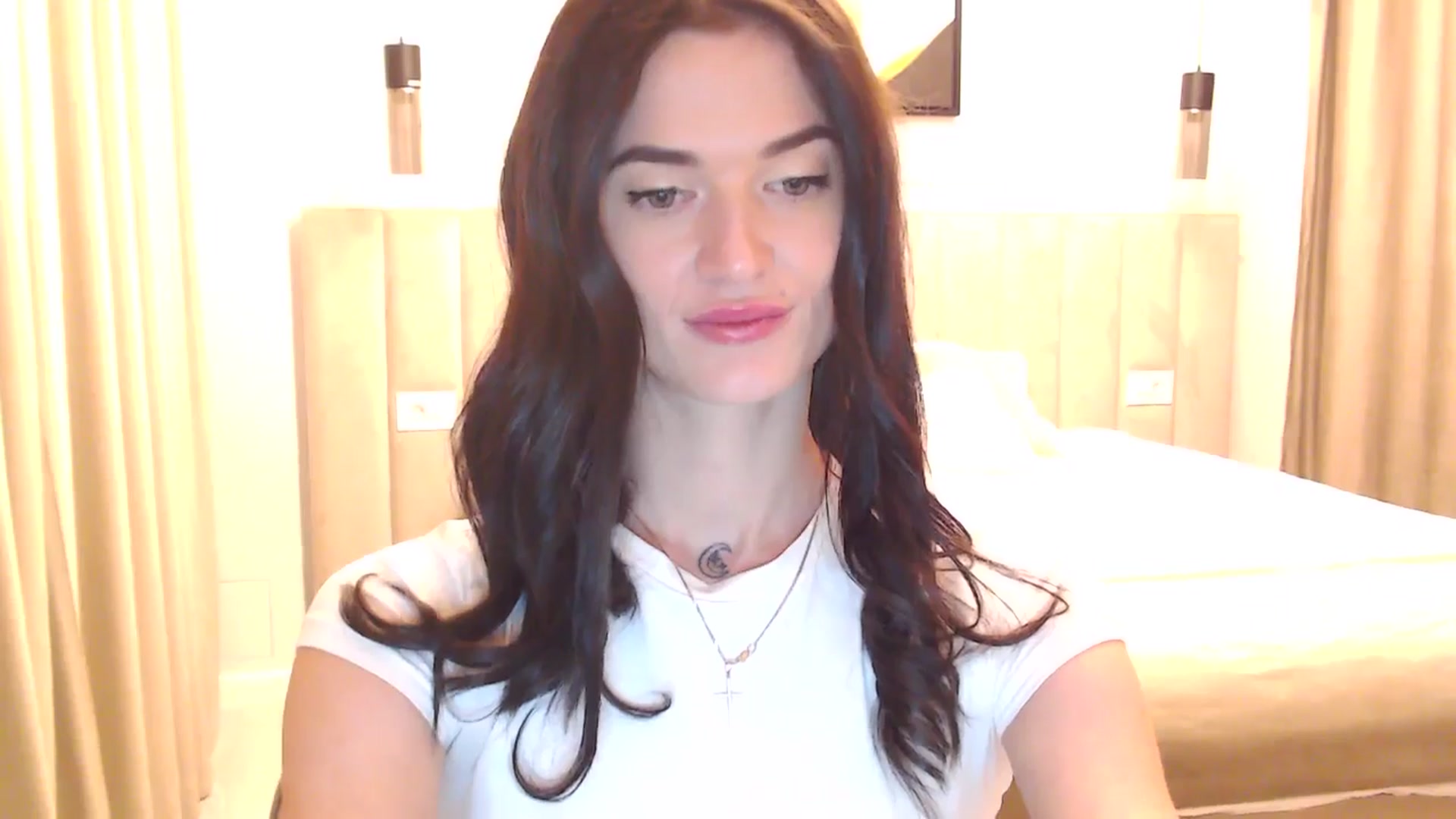 Gallery image thumbnail from Scarlet_flo's myfreecams stream on, 12/31/2024, 18:00 image 18 of 20