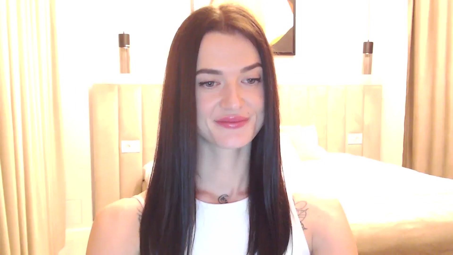 Gallery image thumbnail from Scarlet_flo's myfreecams stream on, 01/01/2025, 23:18 image 6 of 20