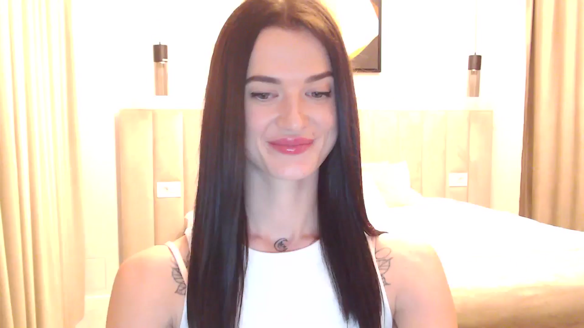 Gallery image thumbnail from Scarlet_flo's myfreecams stream on, 01/01/2025, 23:18 image 1 of 20