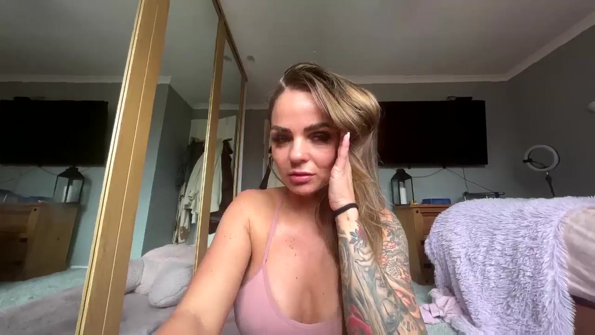 Gallery image thumbnail from ScarletchaseX's myfreecams stream on, 03/13/2025, 12:50 image 20 of 20