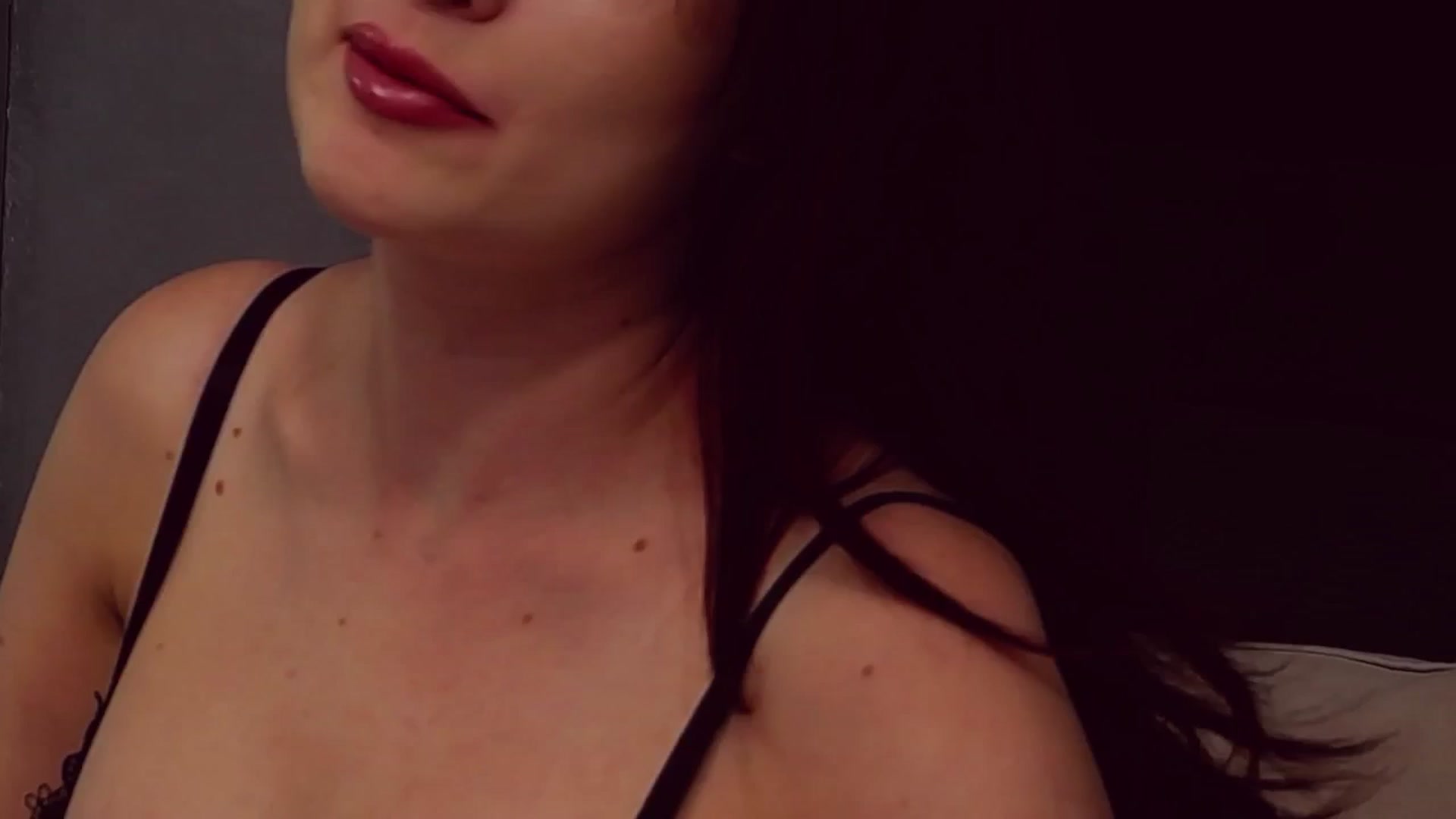 Gallery image thumbnail from ScarlettClark's myfreecams stream on, 08/14/2025, 10:43 image 4 of 20