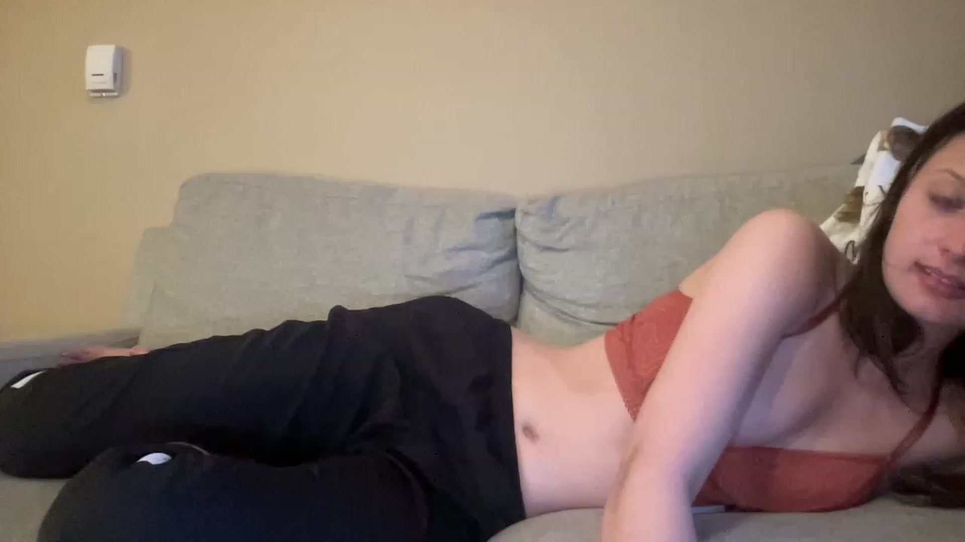 Gallery image thumbnail from ScarlettFrost's myfreecams stream on, 05/14/2023, 02:12 image 20 of 20