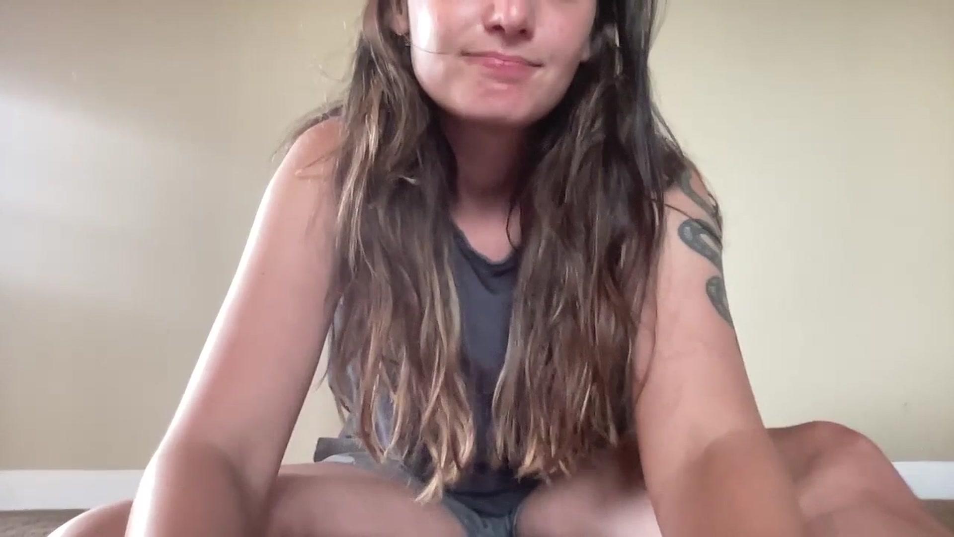 Gallery image thumbnail from ScarlettFrost's myfreecams stream on, 07/15/2023, 23:46 image 6 of 20