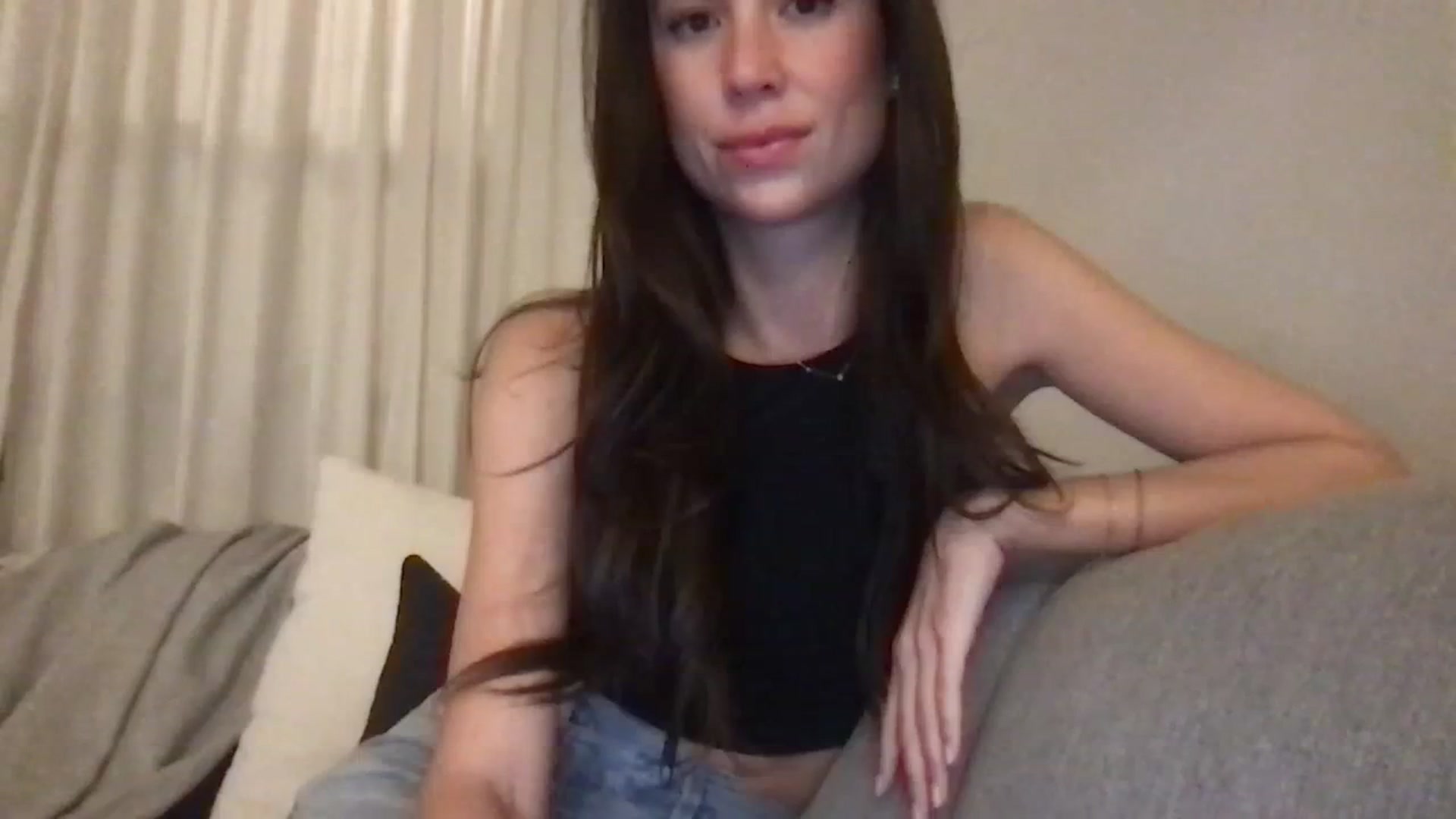 Gallery image thumbnail from ScarlettSantt's myfreecams stream on, 10/24/2023, 03:00 image 3 of 20