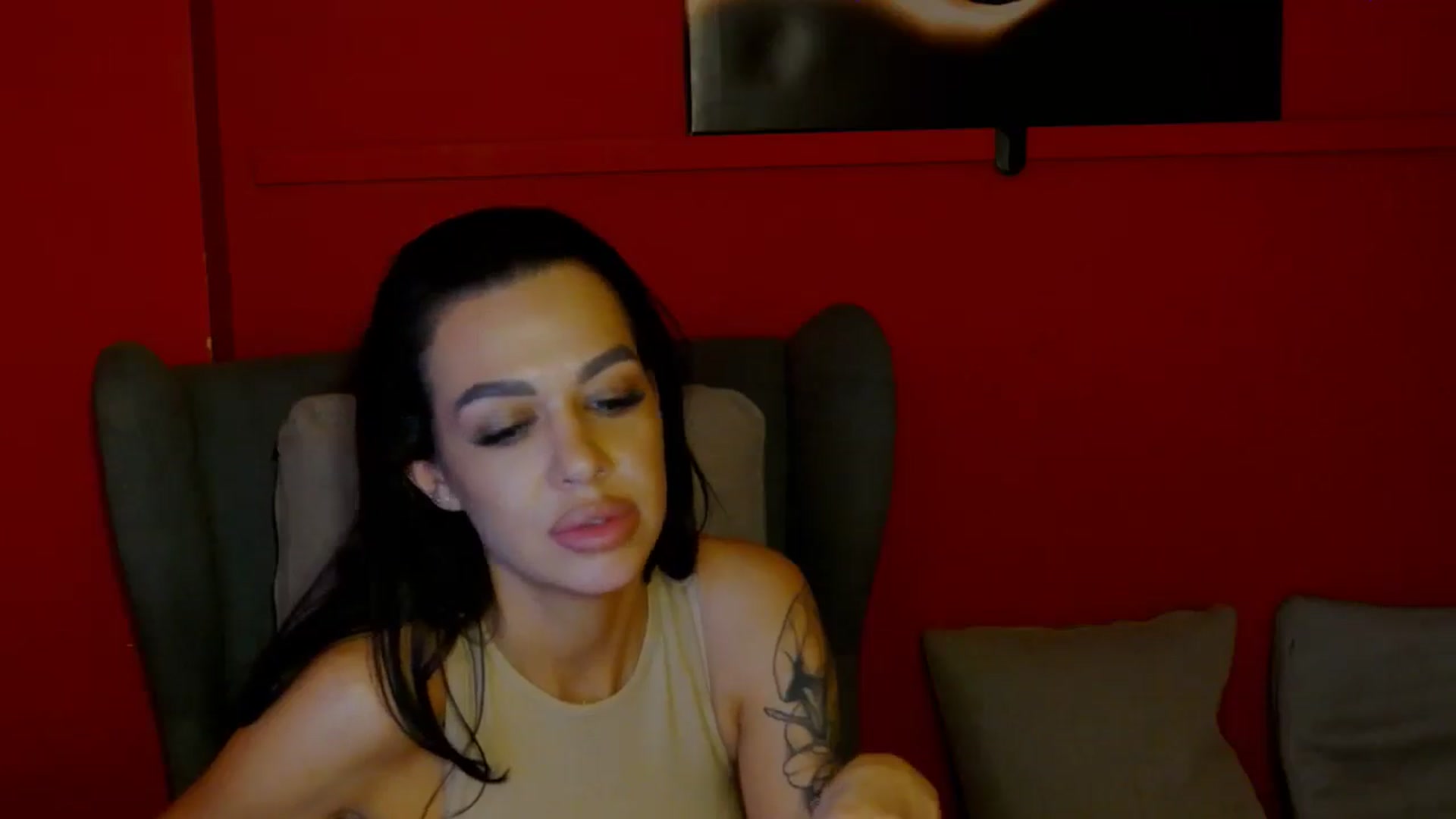 Gallery image thumbnail from ScarlettXstar's myfreecams stream on, 06/24/2024, 13:08 image 11 of 20