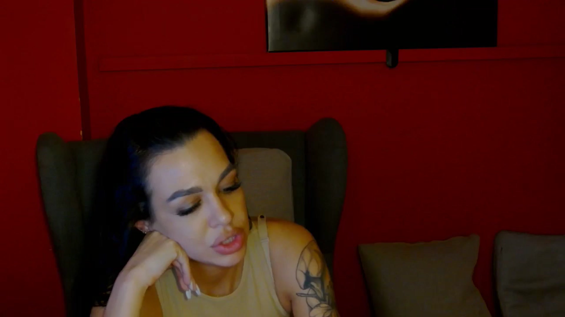 Gallery image thumbnail from ScarlettXstar's myfreecams stream on, 06/24/2024, 13:08 image 6 of 20
