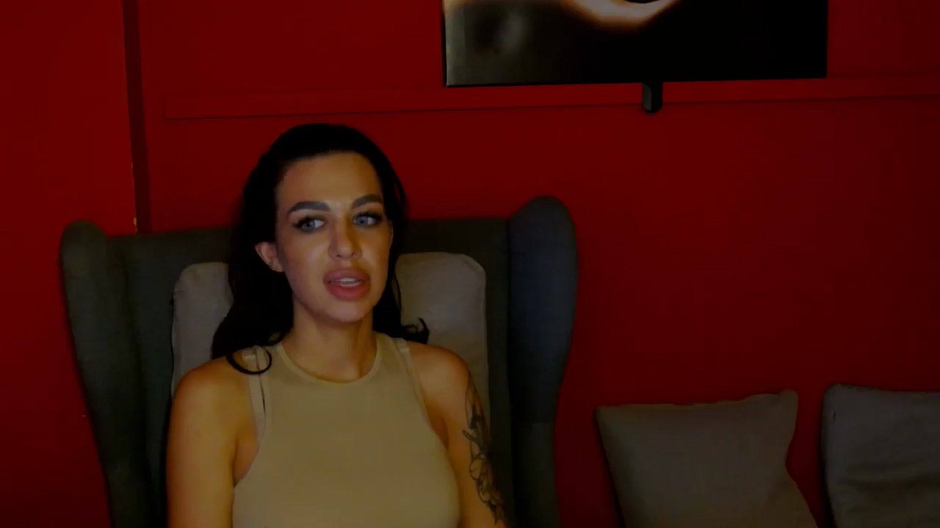 Gallery image thumbnail from ScarlettXstar's myfreecams stream on, 06/24/2024, 13:08 image 4 of 20
