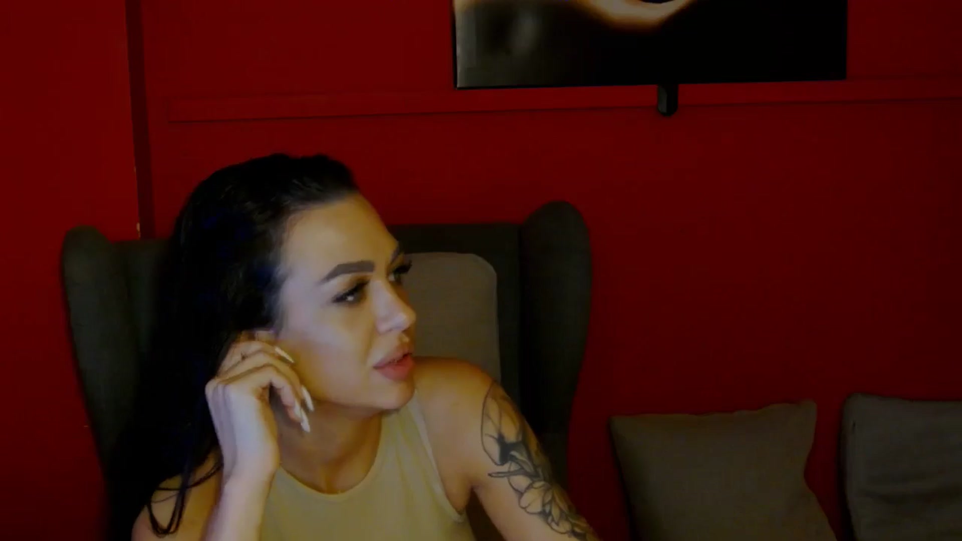 Gallery image thumbnail from ScarlettXstar's myfreecams stream on, 06/24/2024, 13:08 image 7 of 20
