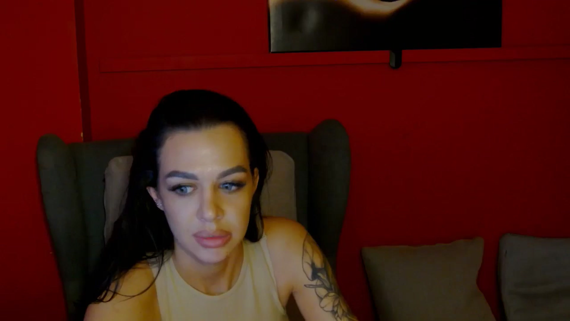 Gallery image thumbnail from ScarlettXstar's myfreecams stream on, 06/24/2024, 13:08 image 8 of 20