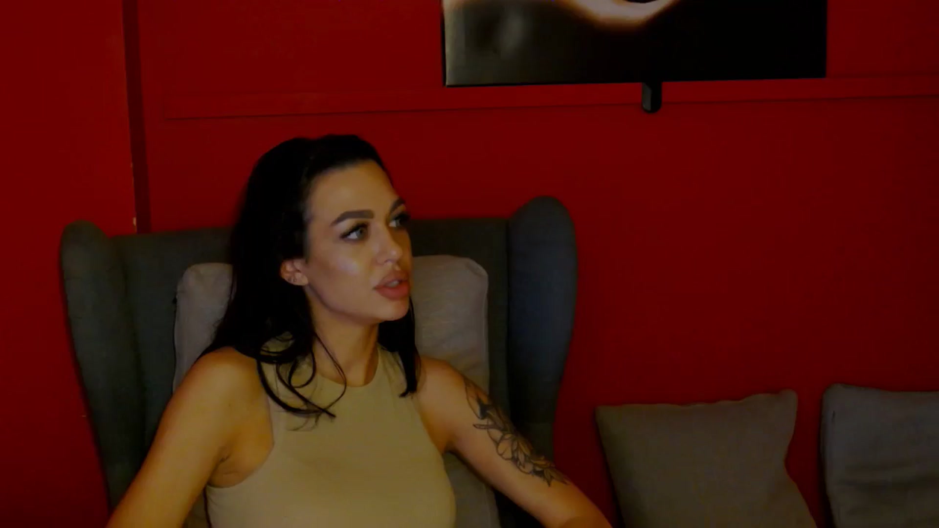 Gallery image thumbnail from ScarlettXstar's myfreecams stream on, 06/24/2024, 13:08 image 19 of 20