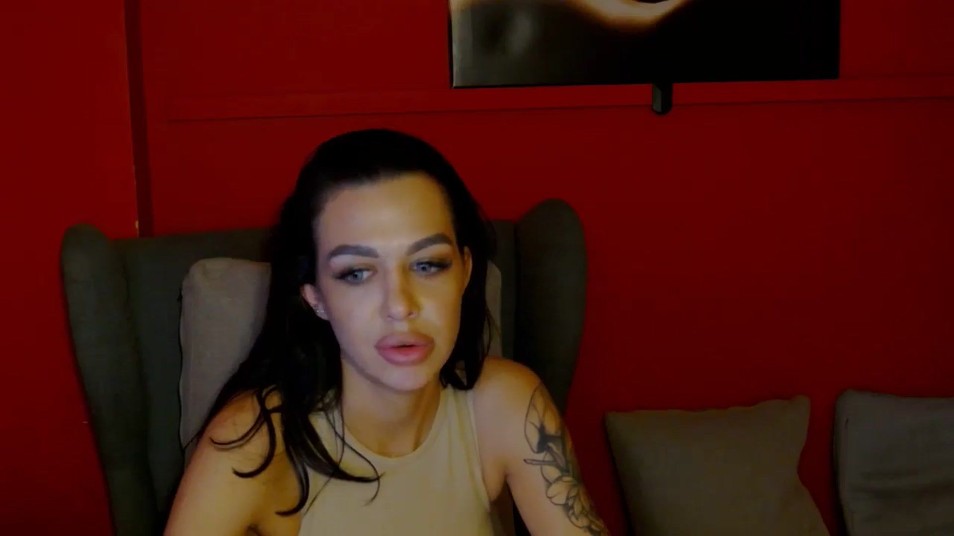 Gallery image thumbnail from ScarlettXstar's myfreecams stream on, 06/24/2024, 13:08 image 12 of 20