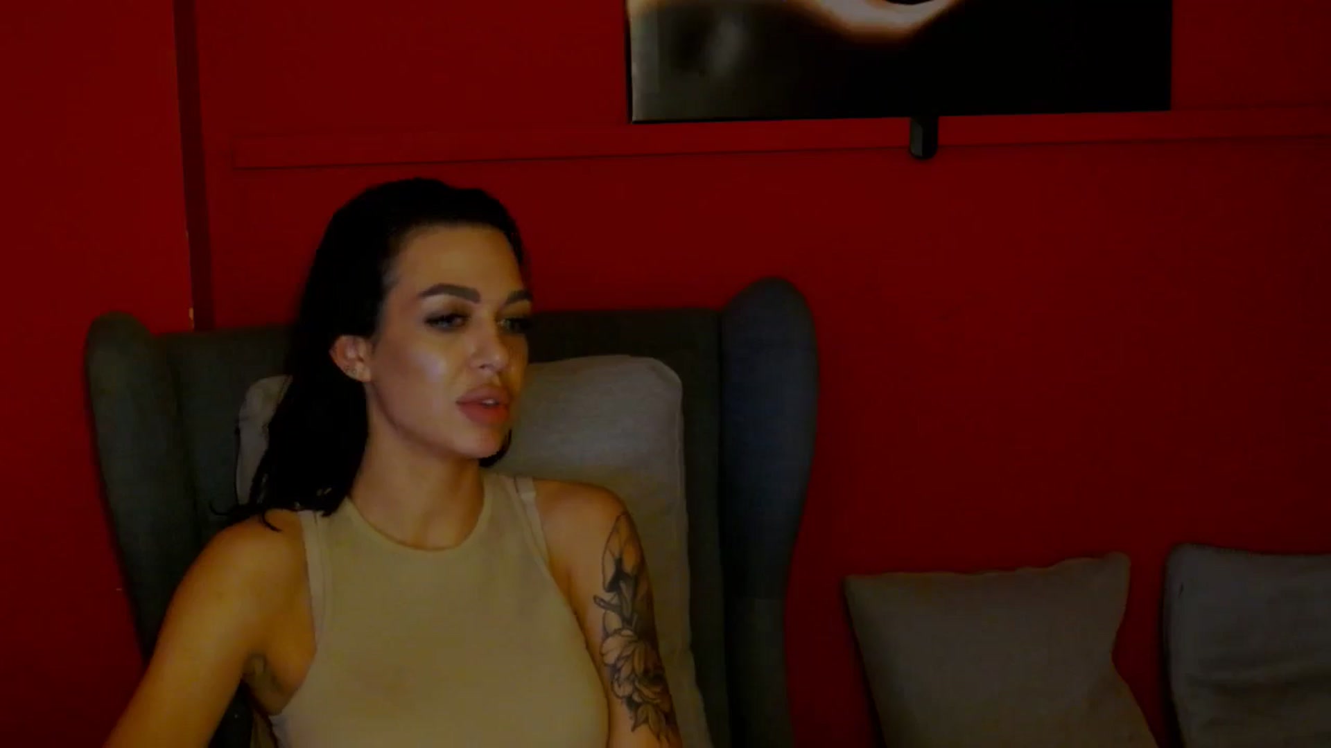 Gallery image thumbnail from ScarlettXstar's myfreecams stream on, 06/24/2024, 13:08 image 5 of 20
