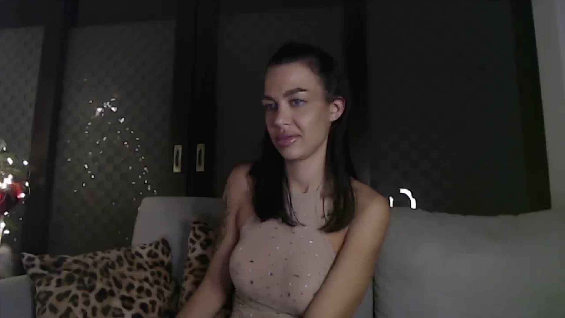 Gallery image thumbnail from ScarlettXstar's myfreecams stream on, 12/19/2024, 21:37 image 7 of 20