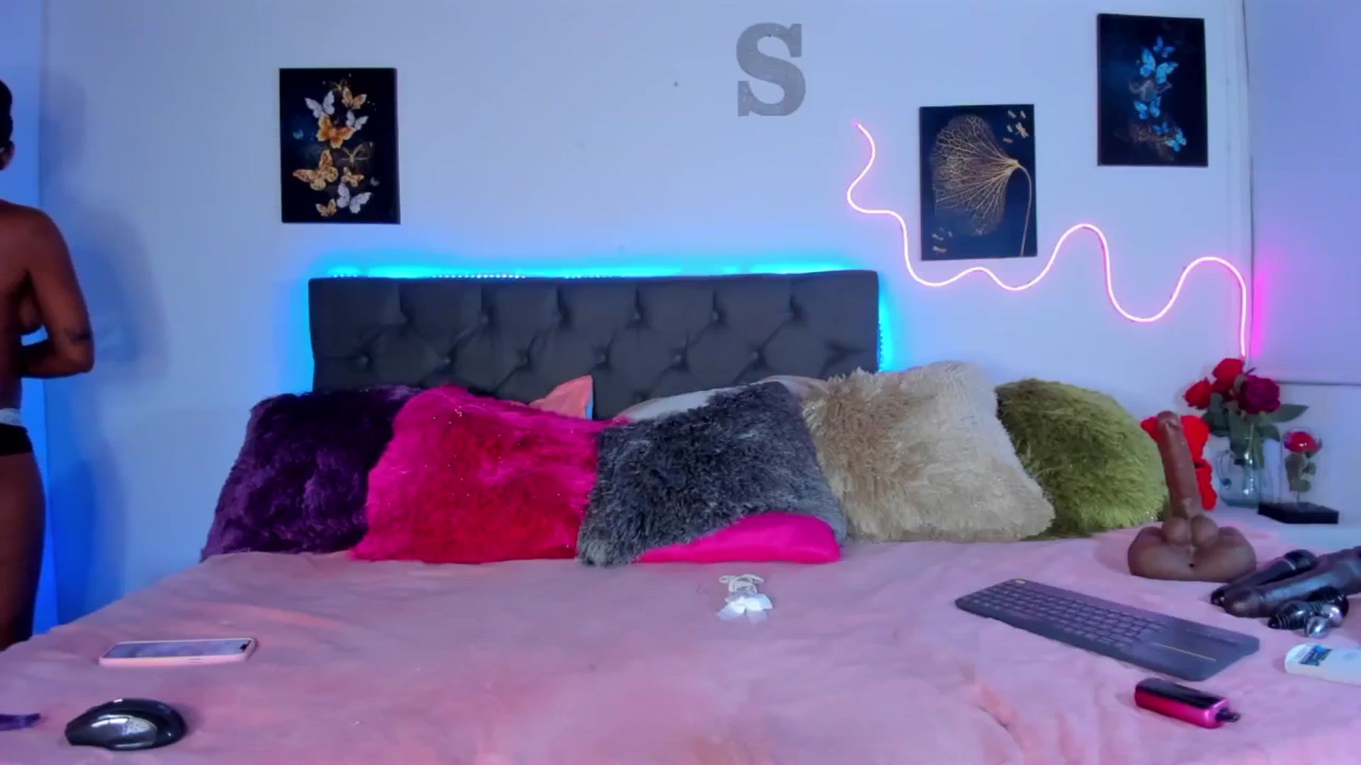 Gallery image thumbnail from Scarlett_1801's myfreecams stream on, 02/02/2025, 10:13 image 6 of 20