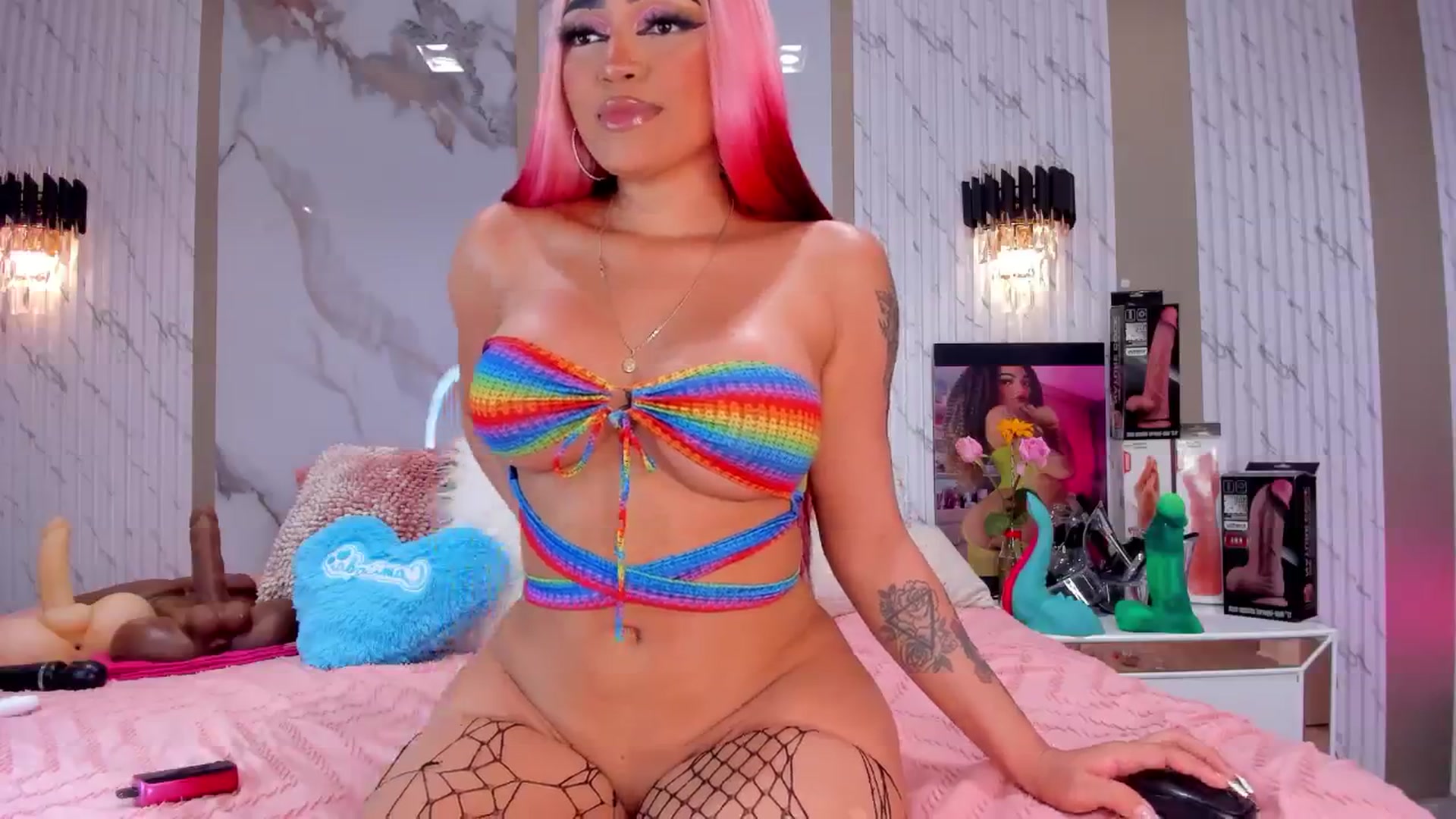 Gallery image thumbnail from Scarlett_1801's myfreecams stream on, 02/20/2025, 11:20 image 18 of 20