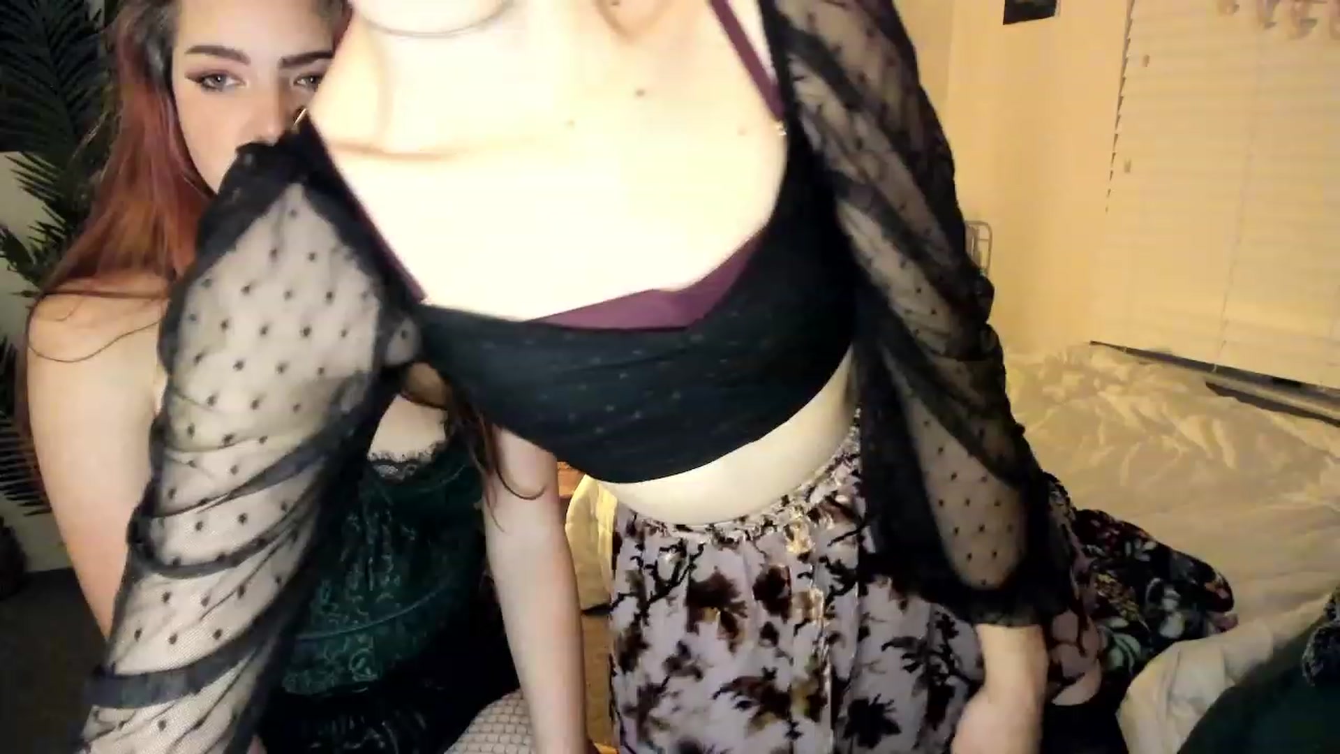 Gallery image thumbnail from Scarlett_Vera's myfreecams stream on, 04/21/2023, 03:51 image 7 of 20