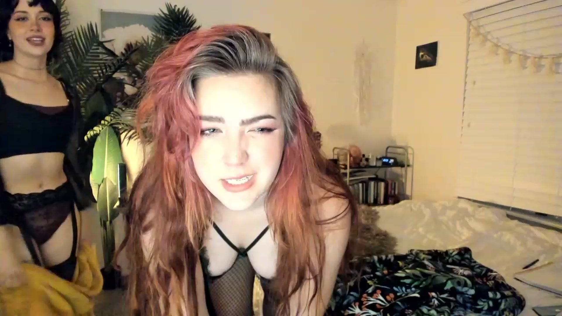 Gallery image thumbnail from Scarlett_Vera's myfreecams stream on, 04/21/2023, 03:51 image 14 of 20