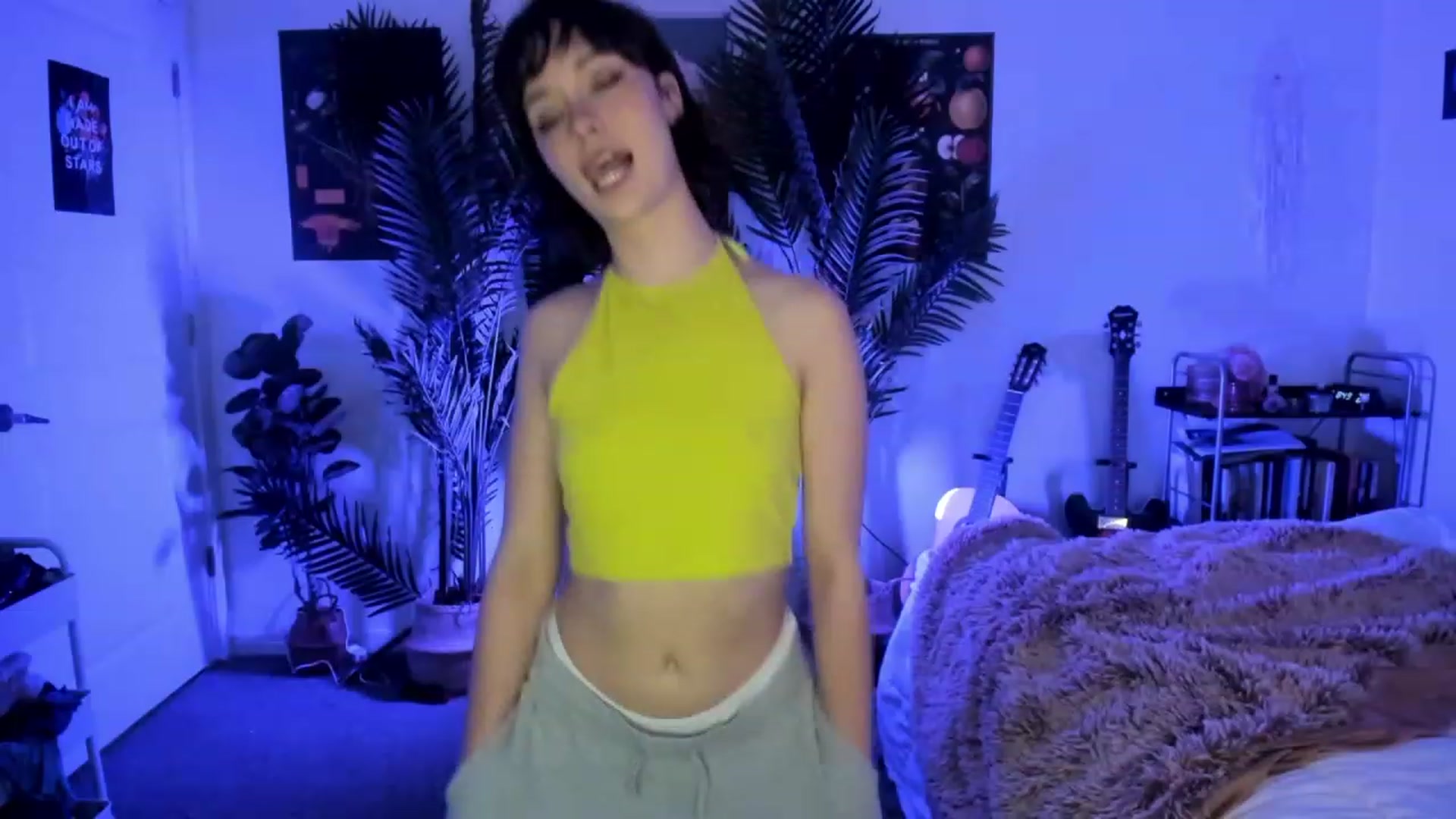Gallery image thumbnail from Scarlett_Vera's myfreecams stream on, 04/25/2023, 04:13 image 9 of 20