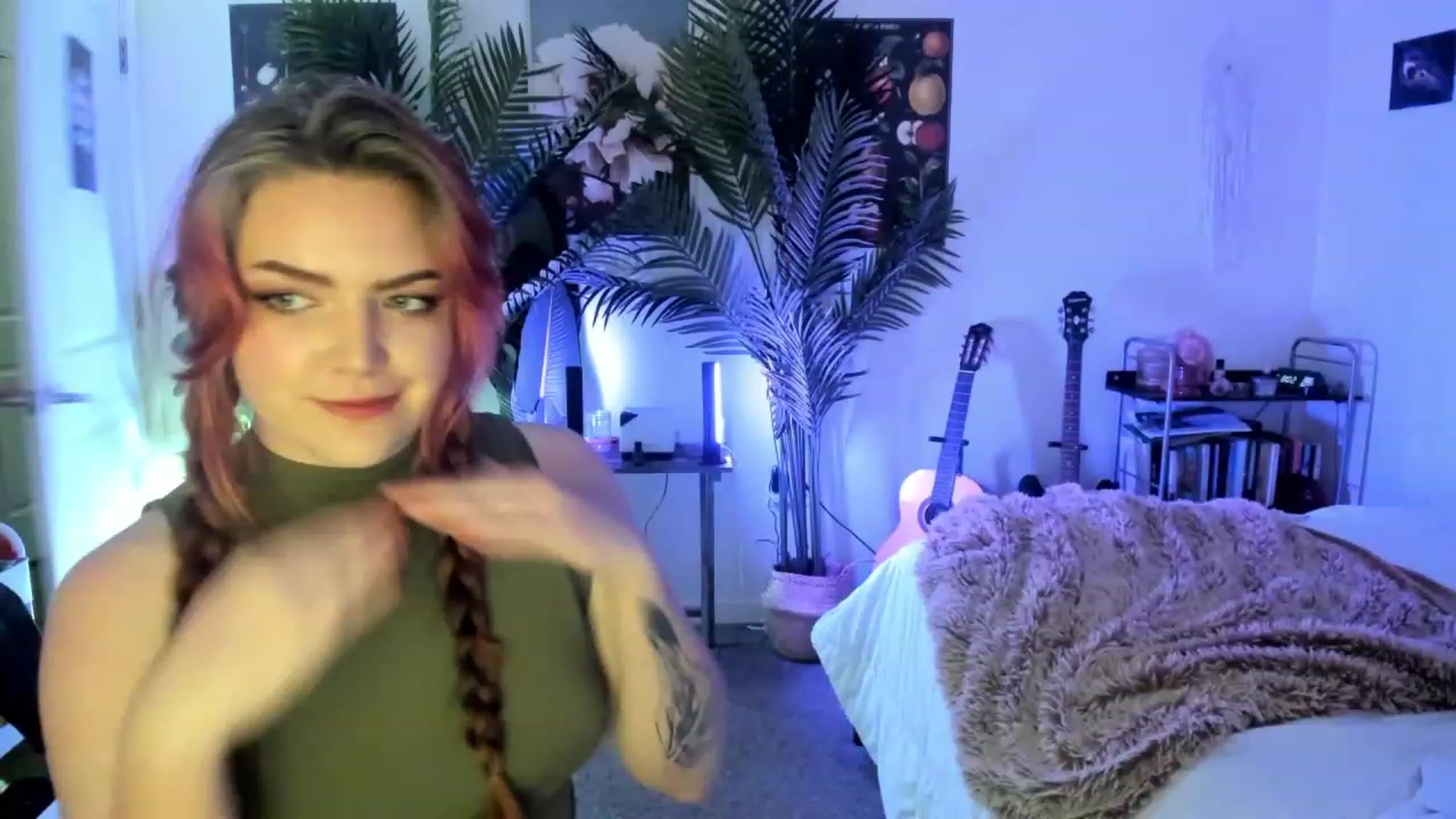 Gallery image thumbnail from Scarlett_Vera's myfreecams stream on, 04/26/2023, 04:45 image 7 of 20