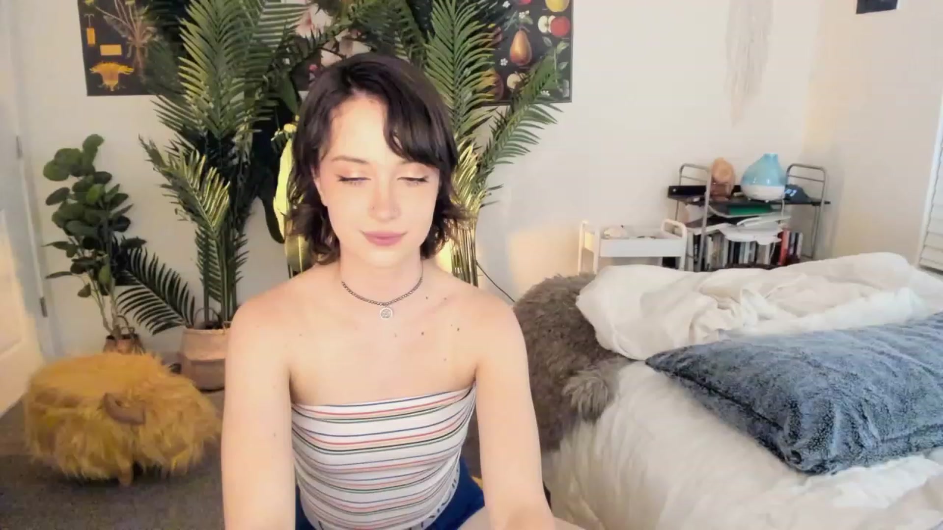 Gallery image thumbnail from Scarlett_Vera's myfreecams stream on, 06/08/2023, 04:17 image 2 of 20