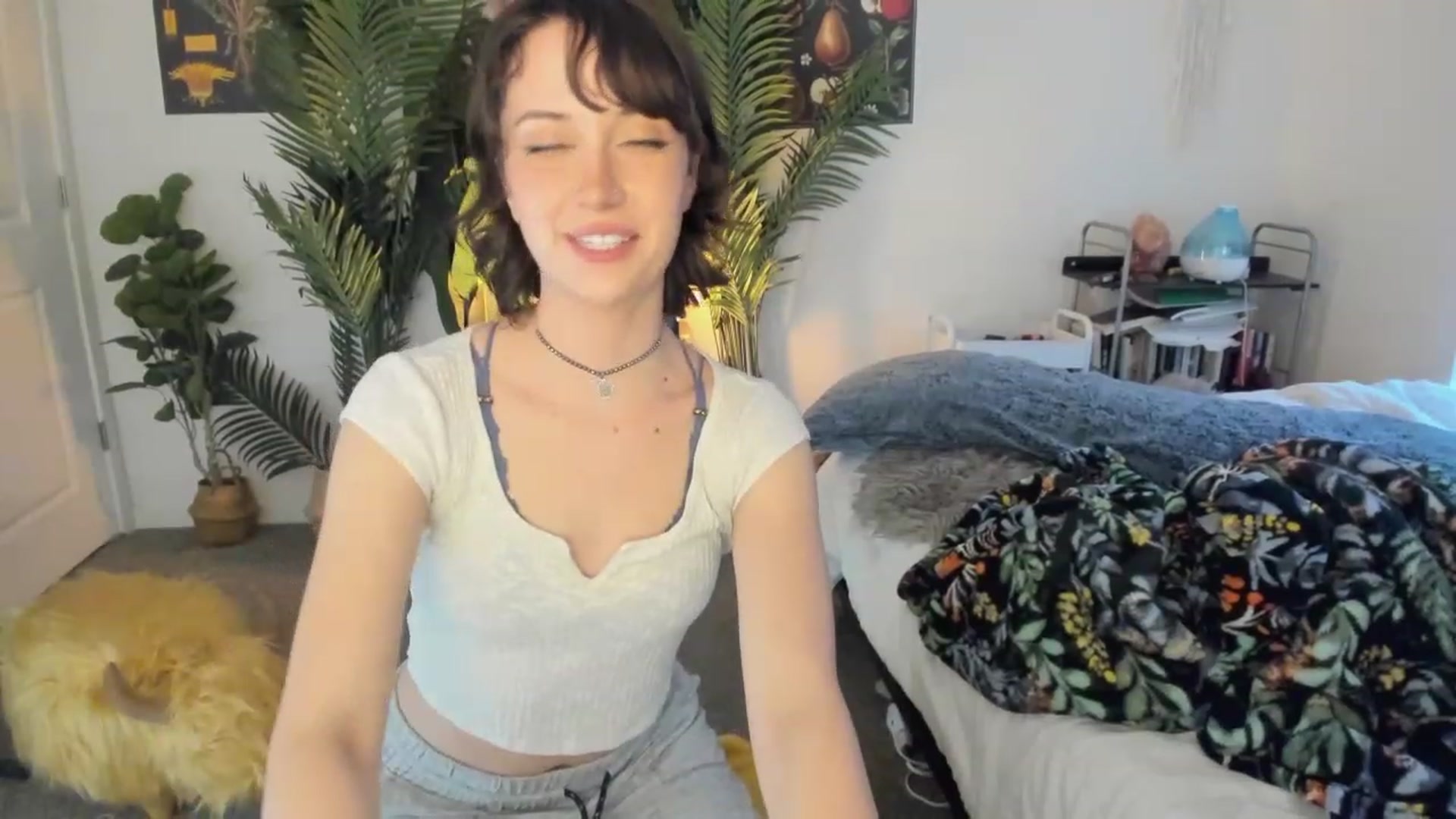 Gallery image thumbnail from Scarlett_Vera's myfreecams stream on, 06/10/2023, 04:06 image 6 of 20