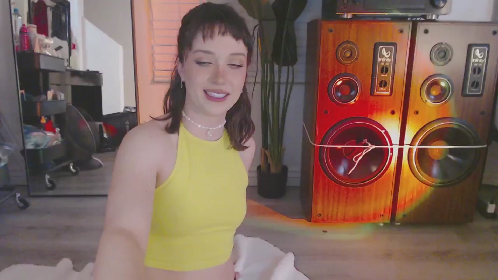 Gallery image thumbnail from Scarlett_Vera's myfreecams stream on, 02/19/2024, 03:23 image 13 of 20