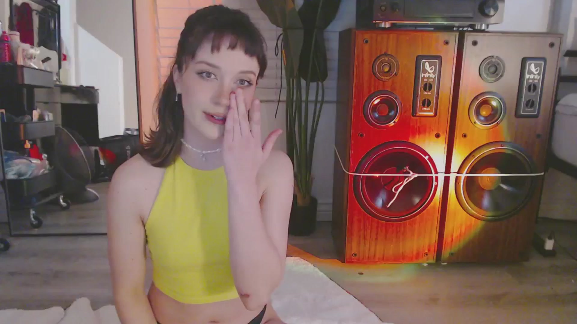 Gallery image thumbnail from Scarlett_Vera's myfreecams stream on, 02/19/2024, 03:23 image 9 of 20