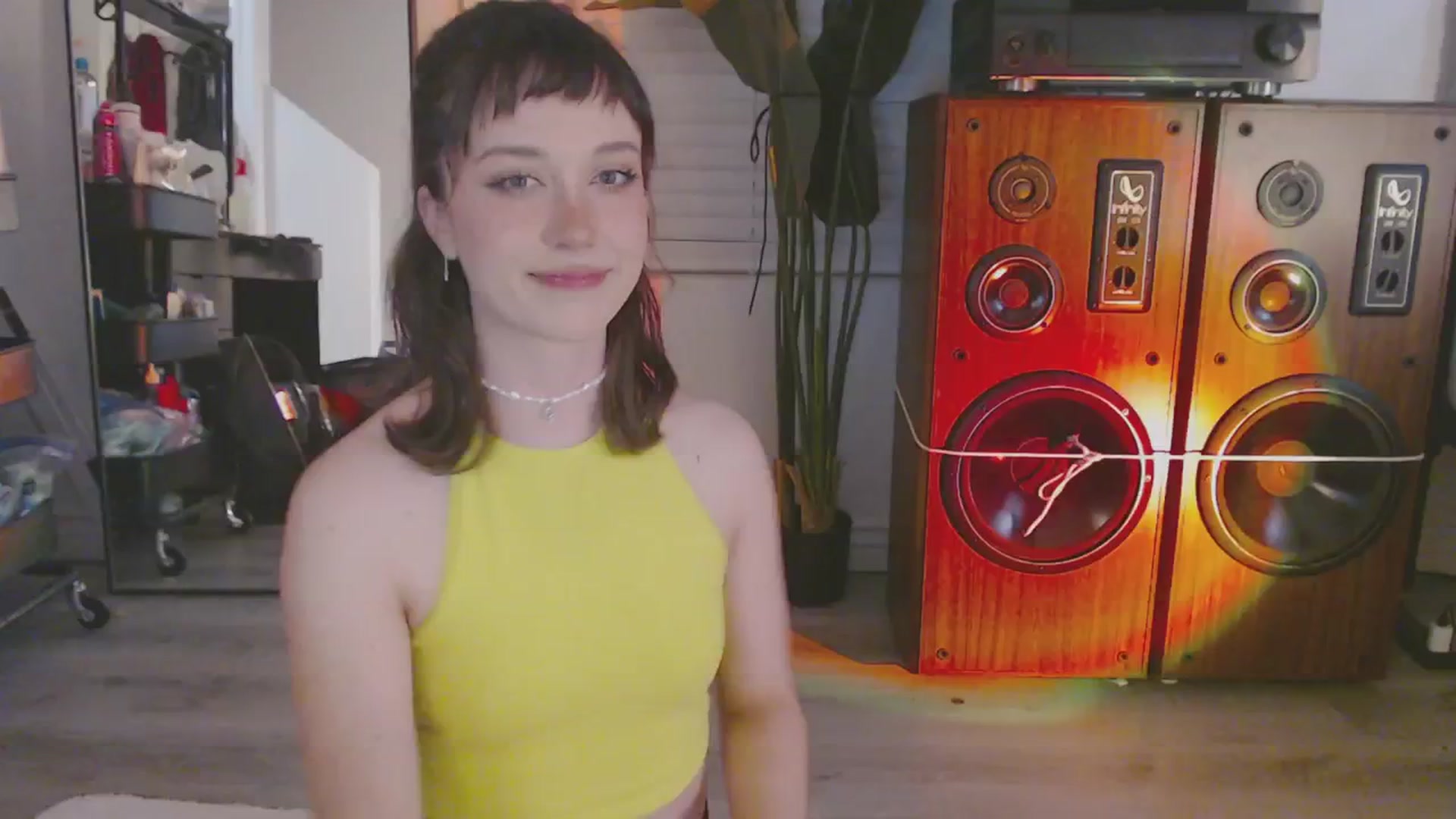 Gallery image thumbnail from Scarlett_Vera's myfreecams stream on, 02/19/2024, 03:23 image 15 of 20