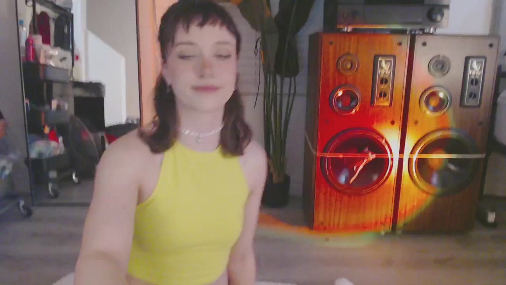 Gallery image thumbnail from Scarlett_Vera's myfreecams stream on, 02/19/2024, 03:23 image 16 of 20
