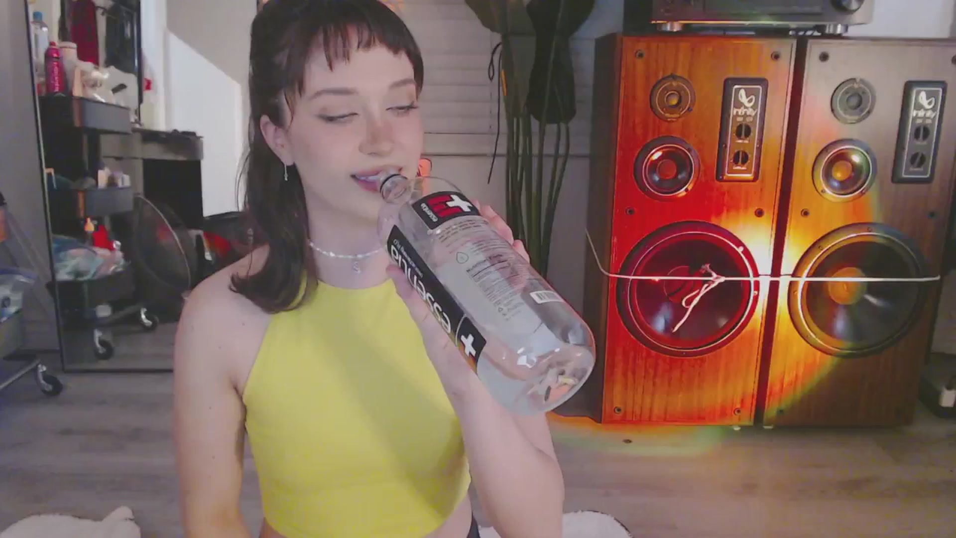 Gallery image thumbnail from Scarlett_Vera's myfreecams stream on, 02/19/2024, 03:23 image 14 of 20