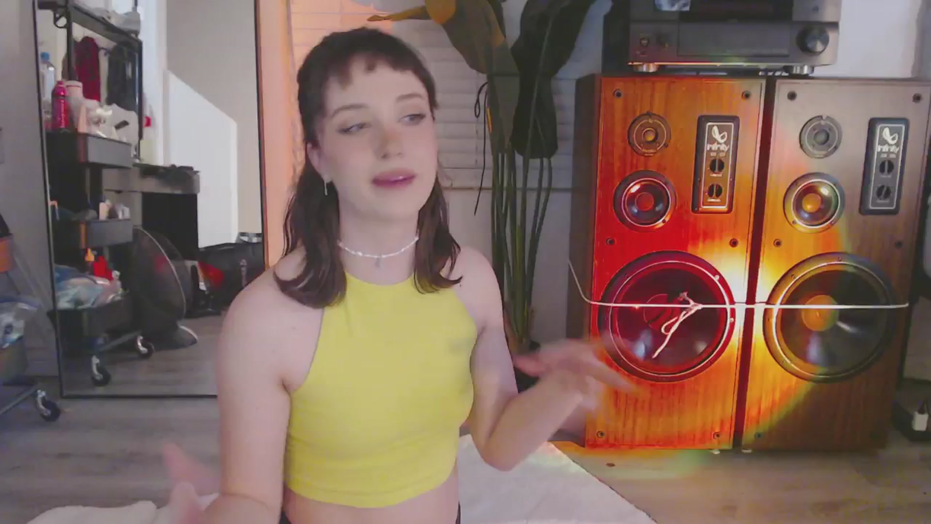 Gallery image thumbnail from Scarlett_Vera's myfreecams stream on, 02/19/2024, 03:23 image 10 of 20