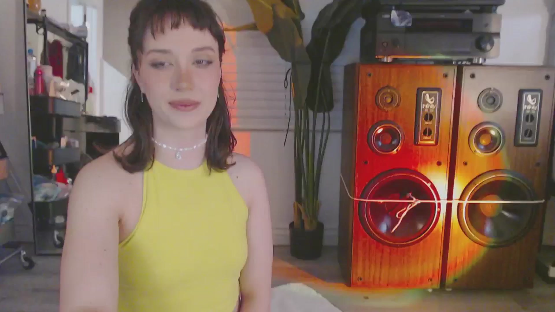 Gallery image thumbnail from Scarlett_Vera's myfreecams stream on, 02/19/2024, 03:23 image 11 of 20