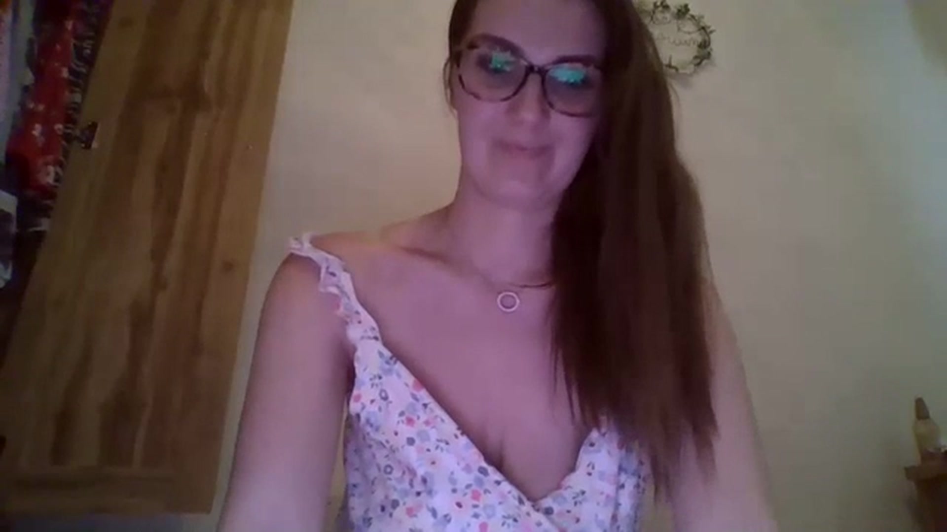 Gallery image thumbnail from Scarlettfoxuk's myfreecams stream on, 06/26/2023, 16:18 image 19 of 20